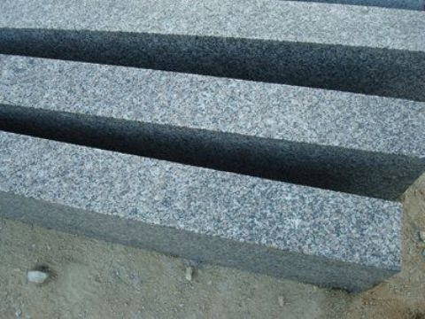 点击查看详细信息<br>标题：路沿石 阅读次数：2460