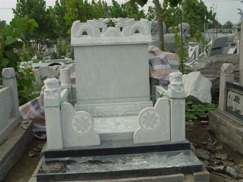 点击查看详细信息<br>标题：石墓碑 阅读次数：2251