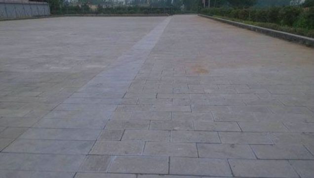 点击查看详细信息<br>标题：广场石 阅读次数：3167