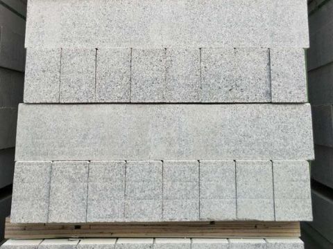 点击查看详细信息<br>标题：花岗岩路沿石 阅读次数：2712