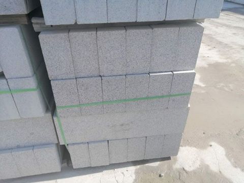点击查看详细信息<br>标题：花岗岩路沿石 阅读次数：2825